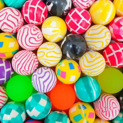 Imagem de Bolinha Pula Pula 27mm Colorida Pacote Com 100 Bolinhas Para Maquina Vending Machine.