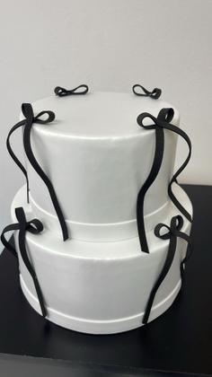 Imagem de Bolo fake laços