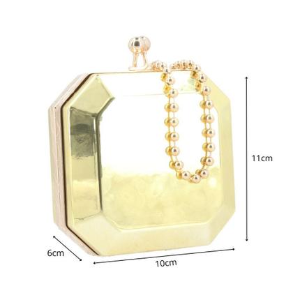 Imagem de Bolsa Clutch Feminina em Metal Design Geométrico