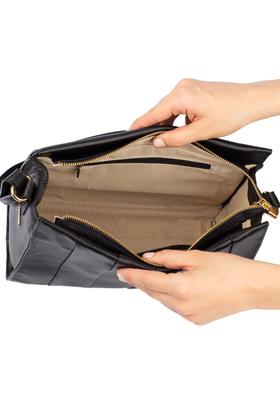 Imagem de Bolsa de couro com recortes Barbara