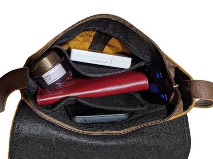 Imagem de Bolsa Feminina Carteiro Quadrada Pequena Transversal Couro Legitimo