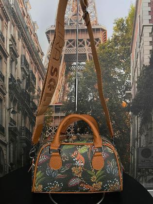 Imagem de Bolsa Feminina Leve, Prática e com Estilo Único  Ideal para Toda Ocasião