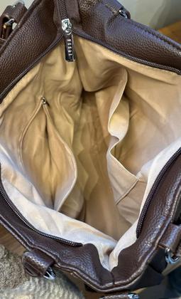 Imagem de  Bolsa Feminina Lyssa LY059  Ombro e Transversal com Necessaire Caramelo