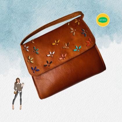 Imagem de Bolsa Feminina MARGARIDA  Couro Legítimo  Fashion Leve "Elegância e Estilo que Você Merece"