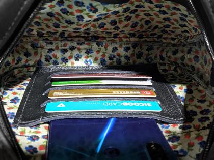 Imagem de Bolsa Feminina Pequena Em Couro Legitimo Com Tampa Zíper Alça Transversal
