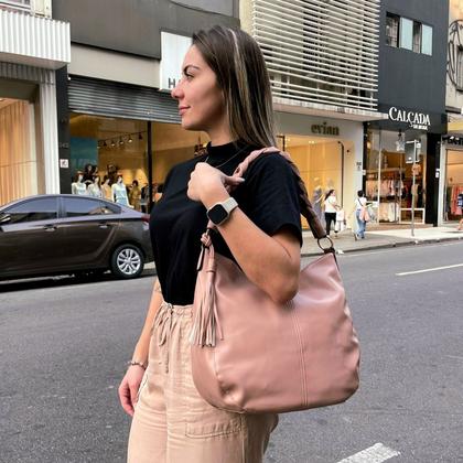 Imagem de Bolsa Feminina Sacola Ombro / Transversal com Alça Trançada e Chaveiro de Franjas 1074