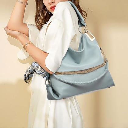 Imagem de Bolsa Hobo Dasein, material vegano, strass, azul claro, feminino