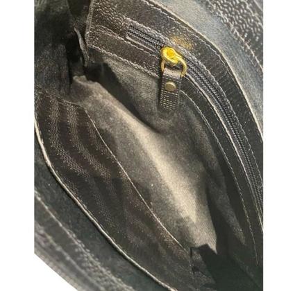 Imagem de Bolsa manu em couro preto tressê