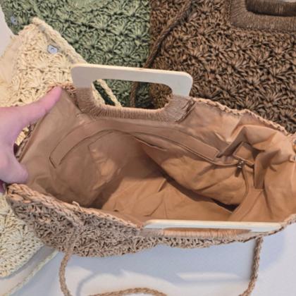 Imagem de Bolsa Palha Ombro Alças Madeira Detalhada Transversal Verão 2025