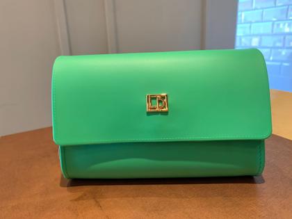 Imagem de Bolsa Shoulder rebite lança perfume