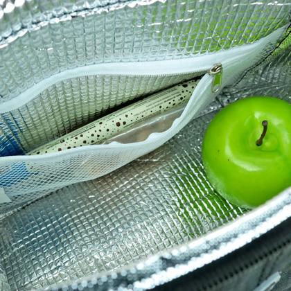Imagem de Bolsa térmica de poliester com alça ajustável e forro de alumínio