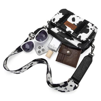 Imagem de Bolsa tiracolo Montana West Wrangler Cow Print em material vegano preto