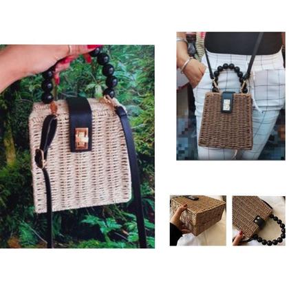 Imagem de Bolsa Triangular de Palha 2 em 1: Modelo Tiracolo e Alça de Mão com Bolinha Resina