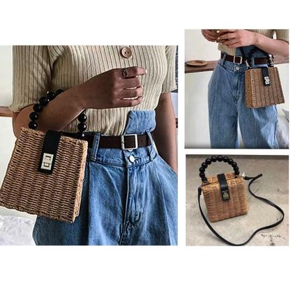 Imagem de Bolsa Triangular de Palha 2 em 1: Modelo Tiracolo e Alça de Mão com Bolinha Resina