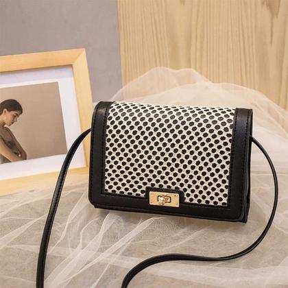 Imagem de Bolsinha Transversal Feminina com Alças e Fecho