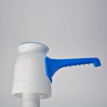 Imagem de Bomba Para Garrafão Galão De Água Bebedouro 10 E 20 Litros Economia