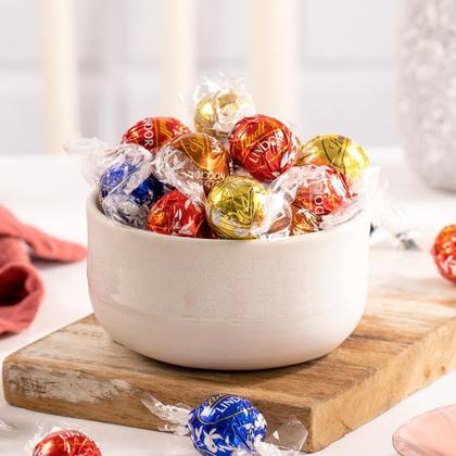 Imagem de Bombom de Chocolate Suíço Lindt Lindor Sortido, 1 Caixa 200G