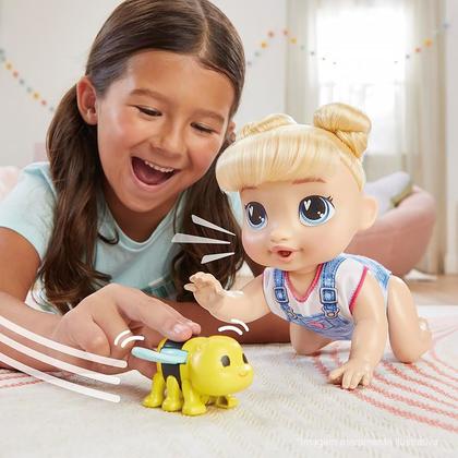 Imagem de Boneca Baby Alive Engatinha e Brinca Harper Hugs +40 Sons Loira F9709 - Hasbro