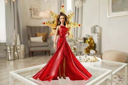 Imagem de Boneca Barbie 2017 Holiday Teresa Brunette com vestido vermelho de 6 anos ou mais