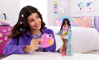 Imagem de Boneca Barbie Extra Fly - Temática Praia com Roupas e Acessórios
