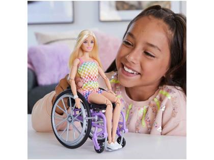 Imagem de Boneca Barbie Fashionista com Cadeira de Rodas - com Acessórios Mattel