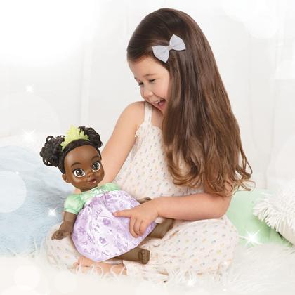 Imagem de Boneca Bebê Disney Princesa Tiana com Mamadeira e Tiara