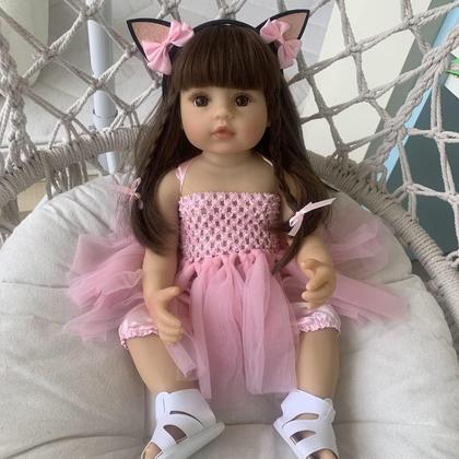 Imagem de Boneca Bebê Reborn Menina Gatinha Realista Brastoy 100% Silicone Pode Dar Banho Conjunto de Roupa Chupeta Mamadeira e Pelúcia