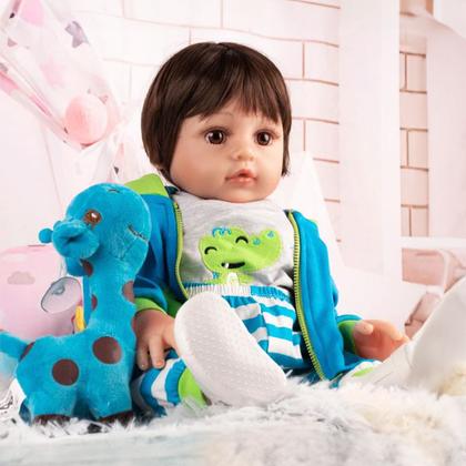 Imagem de Boneca Bebê Reborn Menino Girafinha Realista Brastoy 100% Silicone Pode Dar Banho Conjunto de Roupa Chupeta Mamadeira e Pelúcia