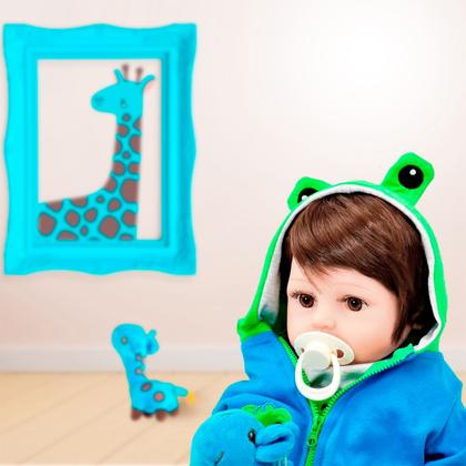 Imagem de Boneca Bebê Reborn Menino Girafinha Realista Brastoy 100% Silicone Pode Dar Banho Conjunto de Roupa Chupeta Mamadeira e Pelúcia