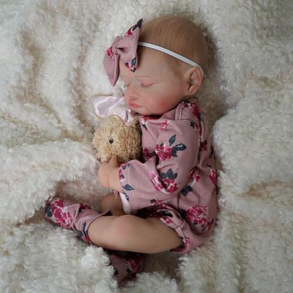 Imagem de Boneca Bebê Reborn Realista Silicone Kit Conjunto de Roupa Chupeta Mamadeira e Pelúcia