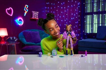 Imagem de Boneca Clawdeen Wolf Monster High com Novo Visual para Crianças a Partir de 4 Anos