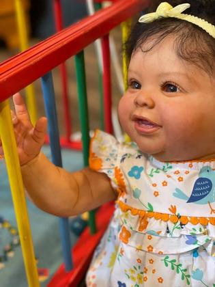 Imagem de Boneca infantil Reborn KOKOMANDY negra afro-americana