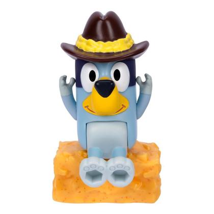 Imagem de Boneco Colecionável 6cm Bluey - Bluey e Fardo de Feno