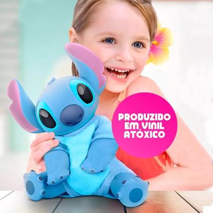 Imagem de Boneco de Pelúcia e Vinil Stitch Coleção Amor de Filhote 36cm Roma