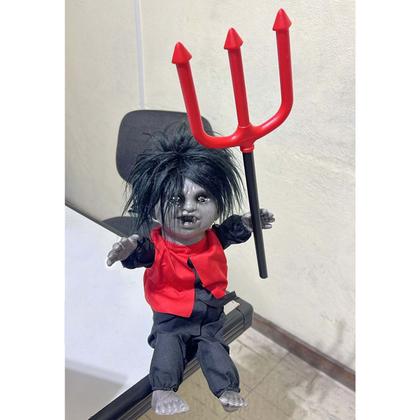 Imagem de Boneco Zumbi com Tridente Halloween Dias das Bruxas Assustador Festa Movimento Grito Susto Terror Assombrado Decoraçao