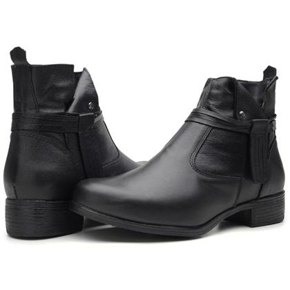 Imagem de Bota Cano Curto Casual em Couro Amanda Block com Zíper e Detalhe em Recortes