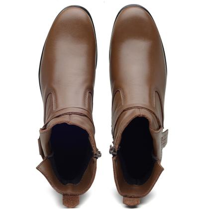 Imagem de Bota Cano Curto Casual em Couro Yoyo Store com Zíper e Detalhe em Recortes