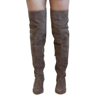 Imagem de Bota Cinza Over Cano Alto Acima Do Joelho Feminina Em Couro