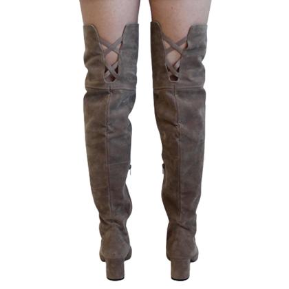 Imagem de Bota Cinza Over Cano Alto Acima Do Joelho Feminina Em Couro