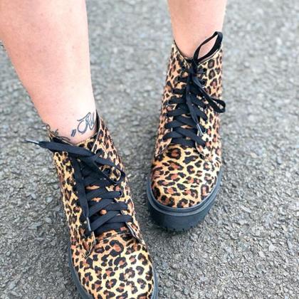 Imagem de Bota Coturno Casual Feminina com Cadarço e Sola Costurada em Borracha