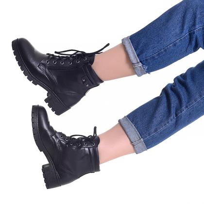 Imagem de Bota Coturno Feminina Couro Tratorada Chelsea Confort Flex Preta