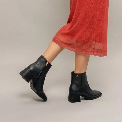 Imagem de Bota Coturno Feminina Pegada Couro Salto Bloco Cano Baixo