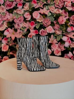 Imagem de Bota couro animal print zebra