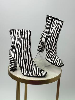 Imagem de Bota couro animal print zebra