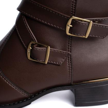 Imagem de Bota Feminina Beira Rio Cano Curto com Fivelas Marrom Escuro