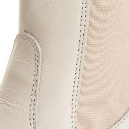 Imagem de Bota Feminina com Elásticos Laterais e Sola Grossa Pettinari 6729 Couro Legítimo: Design Moda