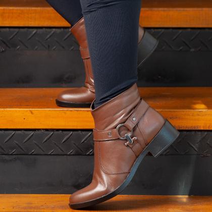 Imagem de Bota Feminina Couro Legítimo Country Montaria Fivela Confortável Coturno Western Cano Curto