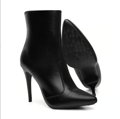 Imagem de Bota Feminina Preta Cano Curto Salto Alto Fino Elegante