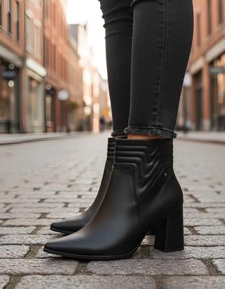 Imagem de Bota Feminina Ramarim Cano Curto Bico Fino Salto Grosso Moda 23-58123