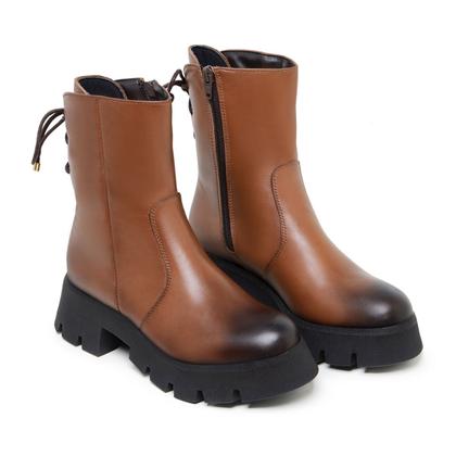 Imagem de Bota Feminina Tratorada Em Couro Marrom Salto Confortável